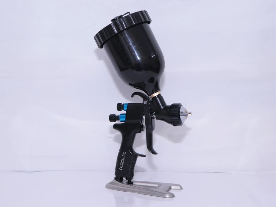 Lion B Black Body